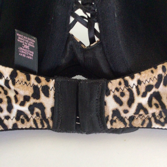 VICTORIAS SECRET VERY SEXY LEOPARD AND LACE BALCONET BRA SIZE 36C - Picture 11 of 13